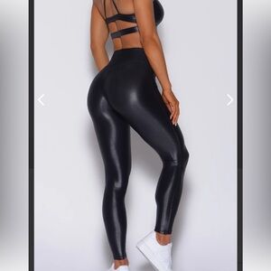Bombshell Sportswear liquid Black leggings SZ small like new